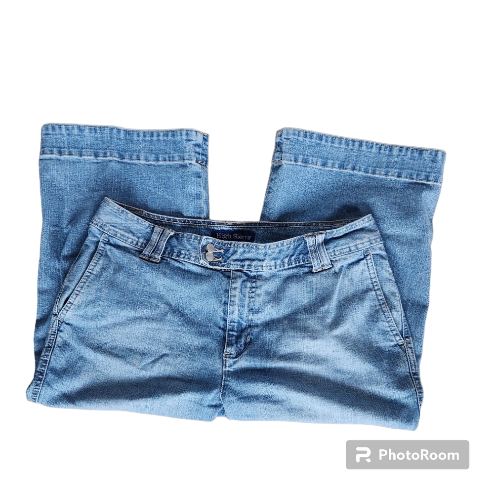 Womens High Sierra Blue Denim 4 Pocketed Stretchy Jean Capris  8